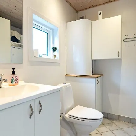 9 Person In Humble-by Traum * Nordenbro Vesteregn